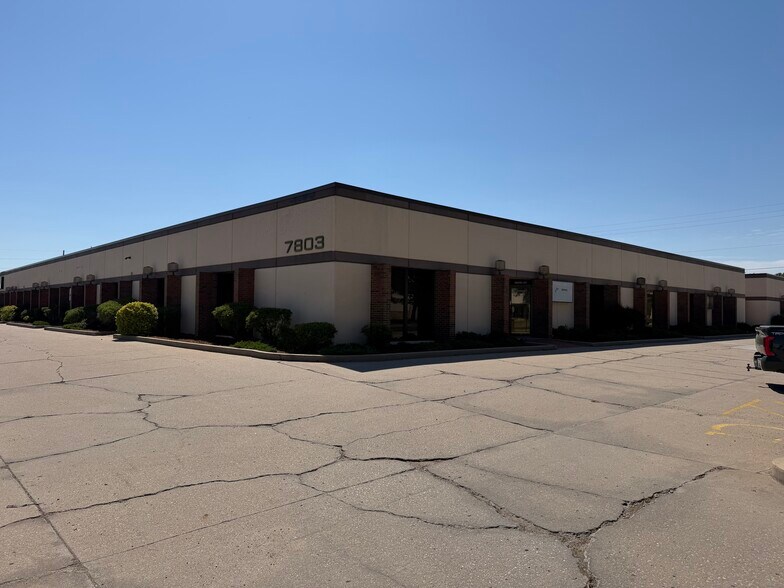 7803 E Osie St, Wichita, KS à louer - Photo du bâtiment - Image 3 de 23
