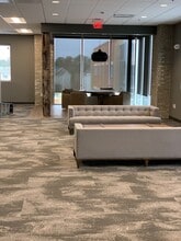 6751 Parker Farm Dr, Wilmington, NC à louer Photo intérieure- Image 2 de 15