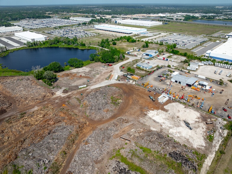 136 Hermit Smith Rd, Apopka, FL à louer - Photo du bâtiment - Image 3 de 16