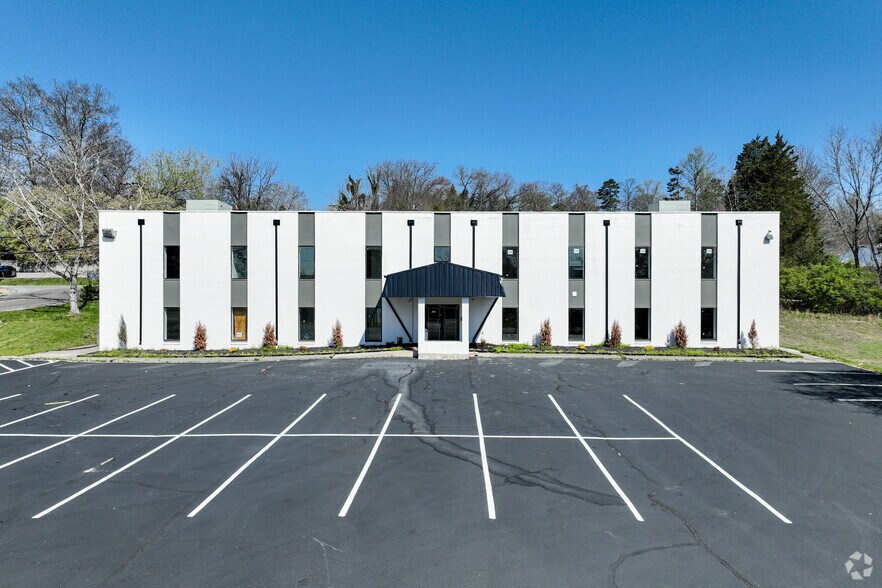 101 E Tennessee Ave, Oak Ridge, TN à louer - Photo du bâtiment - Image 2 de 16