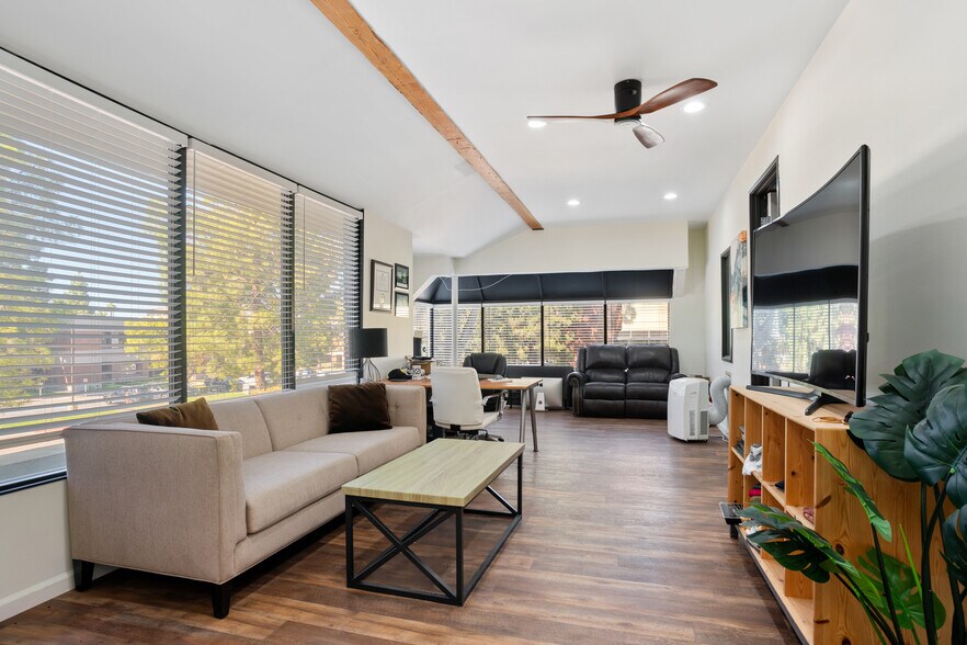 6322 Ferris Sq, San Diego, CA à vendre - Photo intérieure - Image 2 de 20