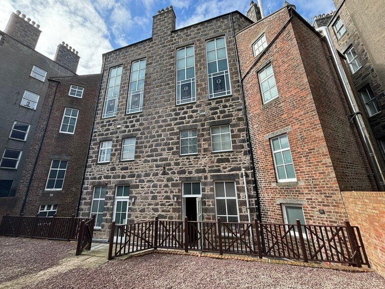 27-30 Castle St, Aberdeen for sale - Building Photo - Image 2 of 7