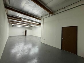 9811 Owensmouth Ave, Chatsworth, CA for lease Interior Photo- Image 2 of 4