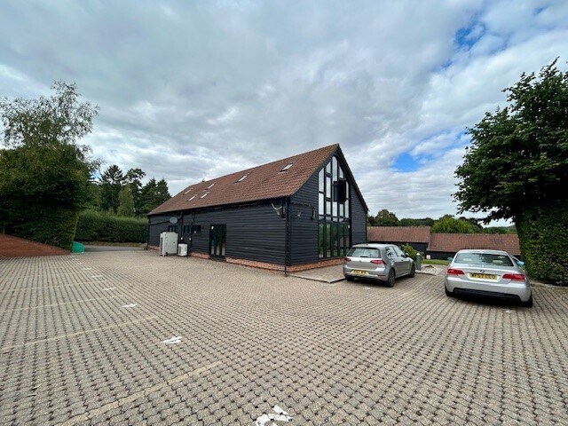 Lambourn Rd, Newbury à louer - Photo du bâtiment - Image 2 de 4