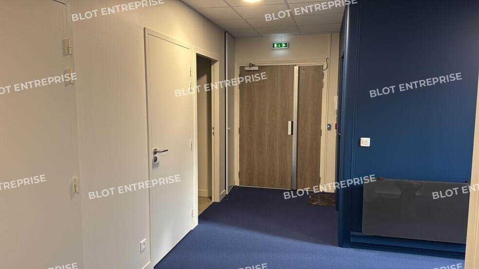 Office in Guipavas for lease - Interior Photo - Image 2 of 6