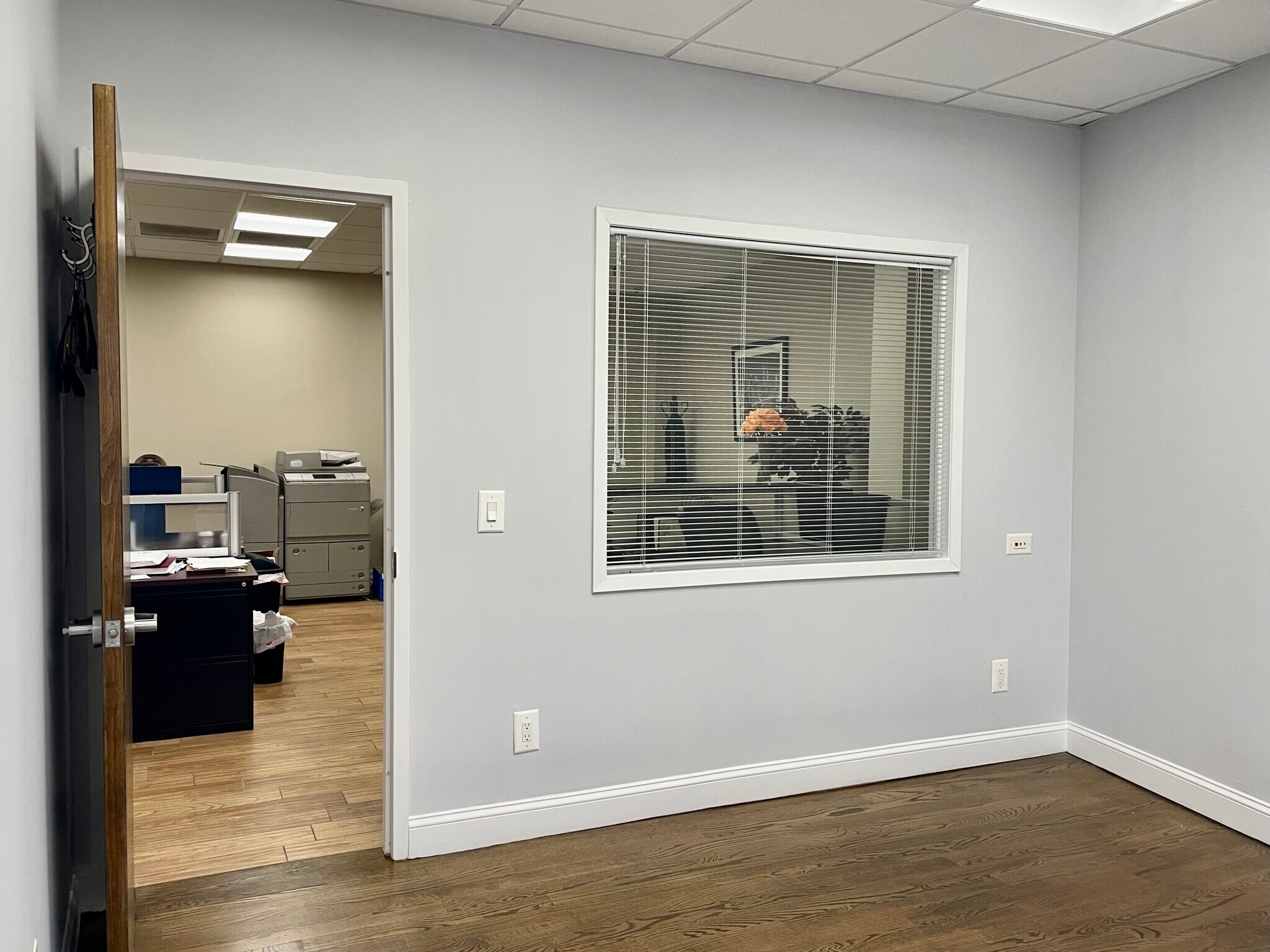 3641-3651 Bell Blvd, Bayside, NY for lease Interior Photo- Image 1 of 4