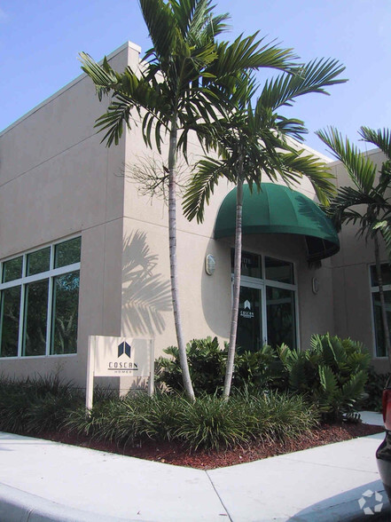 5555 Anglers Ave, Fort Lauderdale, FL for lease - Building Photo - Image 3 of 8