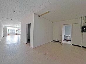 10234 Lincoln Trl, Fairview Heights, IL for lease Interior Photo- Image 1 of 2