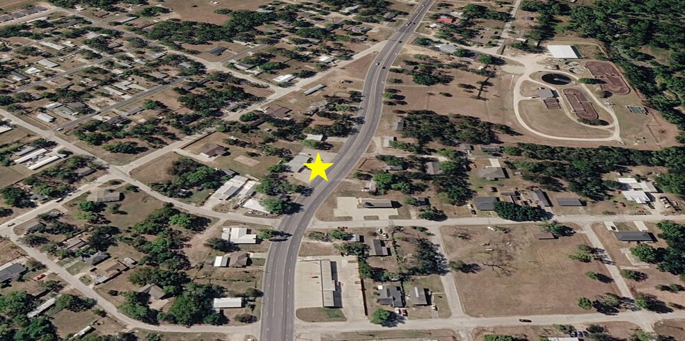 907 W Washington Ave, Navasota, TX à vendre - Photo du bâtiment - Image 2 de 3