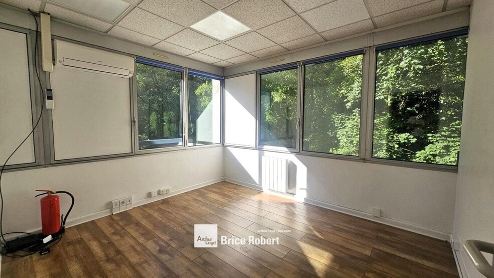 1 Bis Allée De La Combe, Lissieu à vendre - Photo intérieure - Image 3 de 5