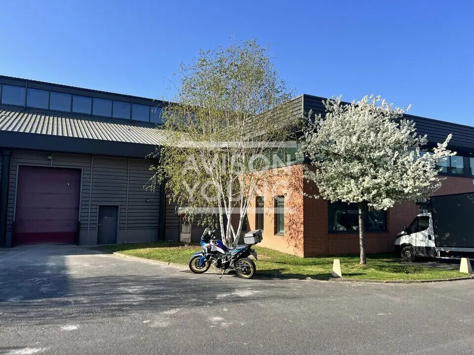 Flex in Saint-Denis for lease Building Photo- Image 1 of 2