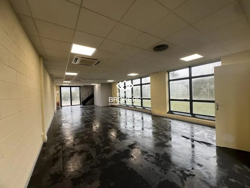 Flex in Les Ulis for lease Interior Photo- Image 1 of 6