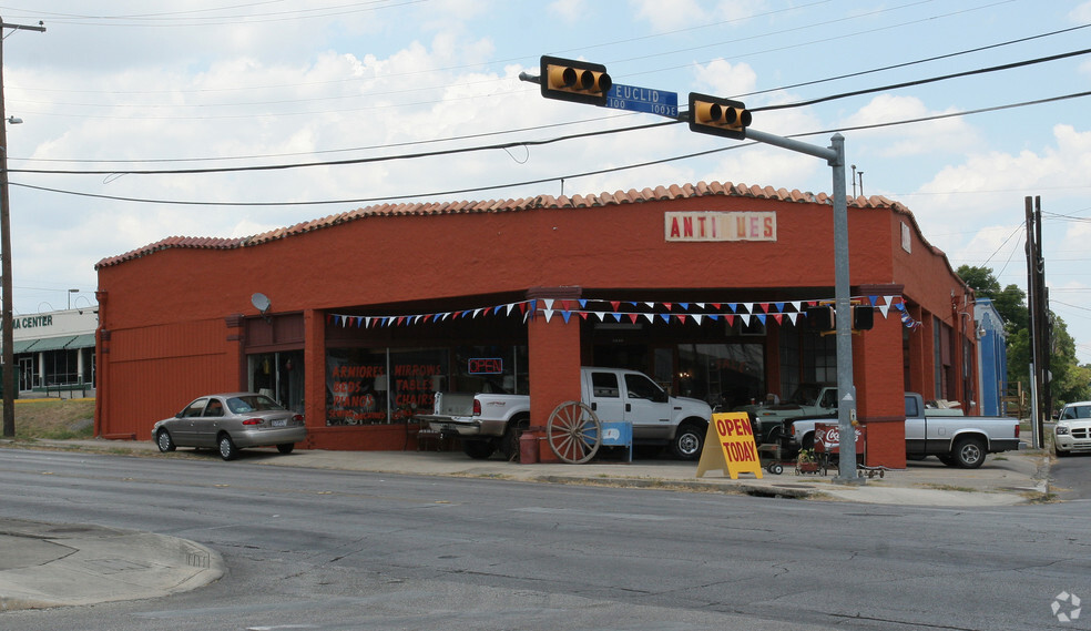 1000 N Main Ave, San Antonio, TX à vendre - Photo du bâtiment - Image 2 de 2