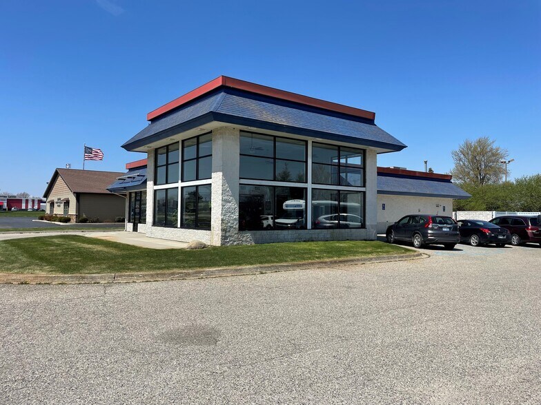 1335 E Center St, Ithaca, MI à vendre - Photo du bâtiment - Image 2 de 6