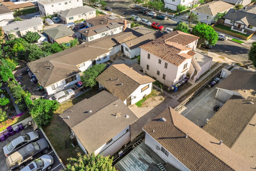 817 E New York St, Long Beach, CA à vendre - Photo du bâtiment - Image 2 de 46