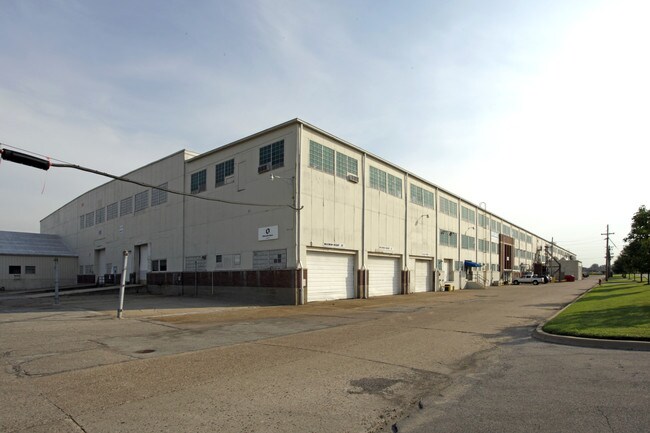 Plus de détails pour 541 Industry Rd, Louisville, KY - Industriel à louer