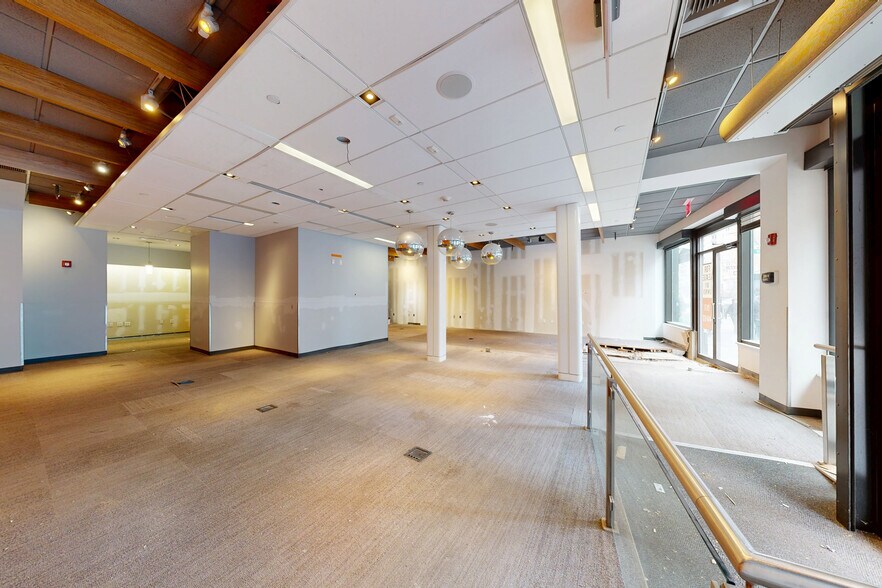 2193-2195 Broadway, New York, NY à louer - Numérisation 3D de Matterport - Image 2 de 11