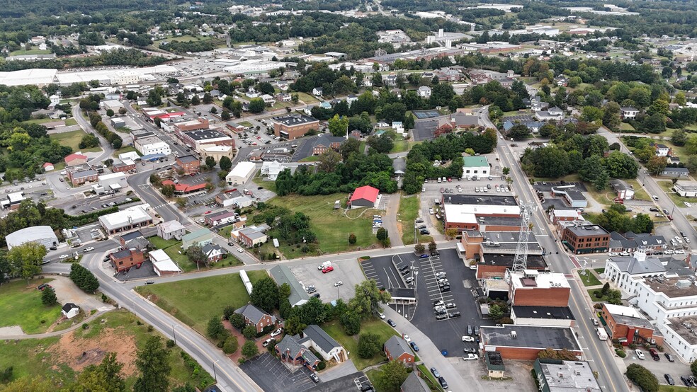 50 W Court St, Rocky Mount, VA for lease - Building Photo - Image 3 of 20