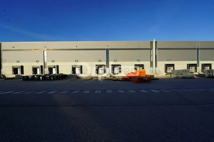 45 Rue Santoyon, Saint-Quentin-Fallavier for lease - Building Photo - Image 3 of 12