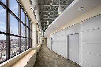 250 Parkway Dr, Lincolnshire, IL for sale Interior Photo- Image 1 of 7