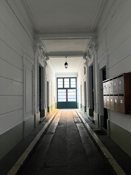 Bureau dans Marseille à louer - Hall d’entrée - Image 2 de 9