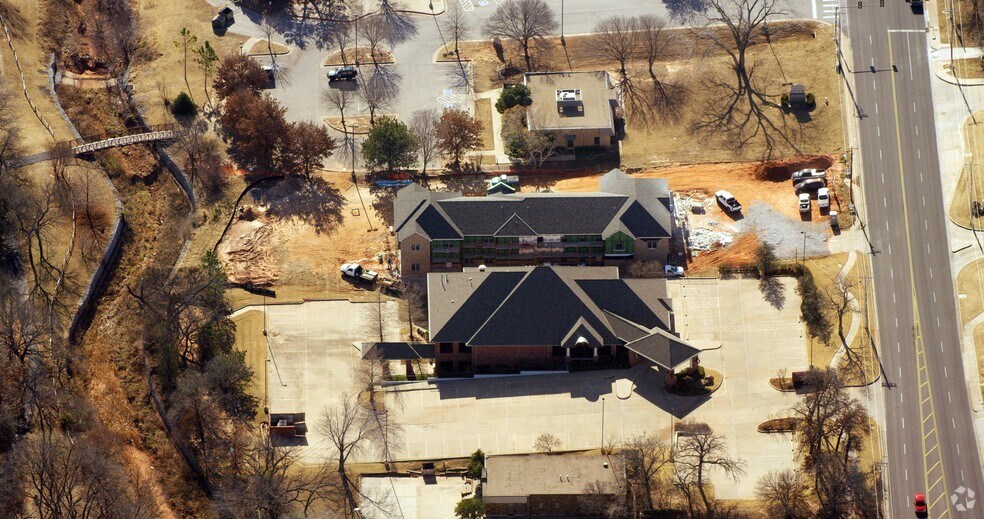 1008 S Bryant Ave, Edmond, OK à louer - Aérien - Image 3 de 9