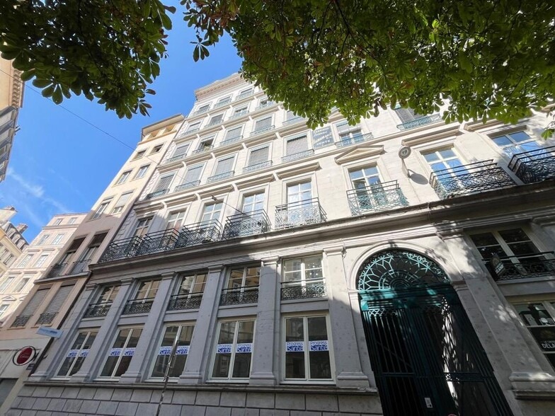 11 Place Croix-Paquet, Lyon for lease - Building Photo - Image 1 of 19