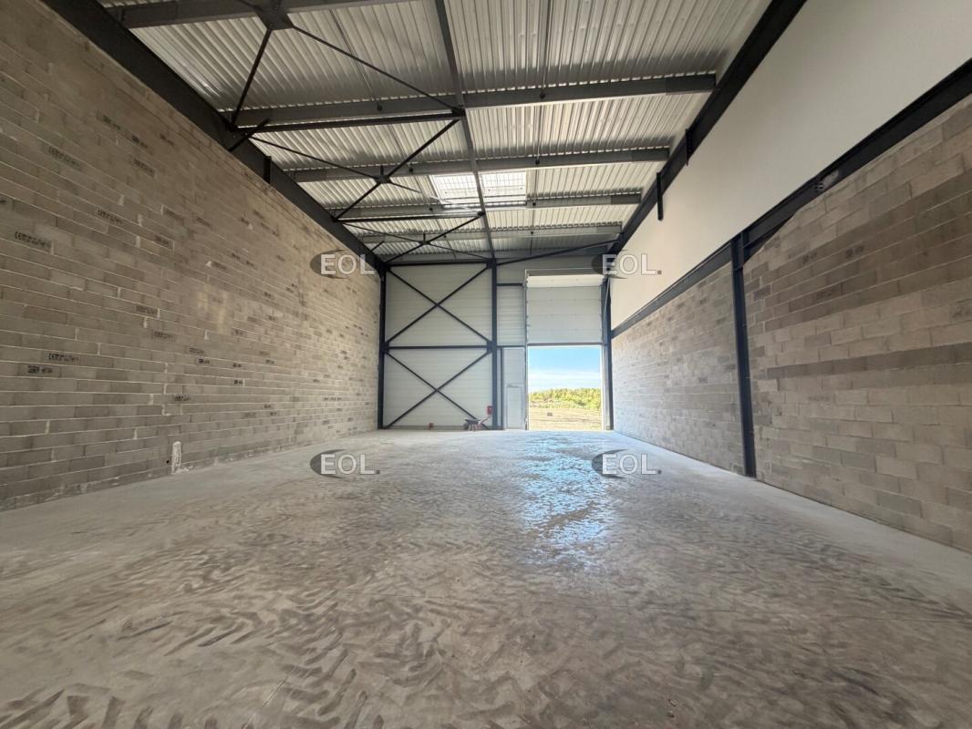 Flex in Marignane for sale Building Photo- Image 1 of 5
