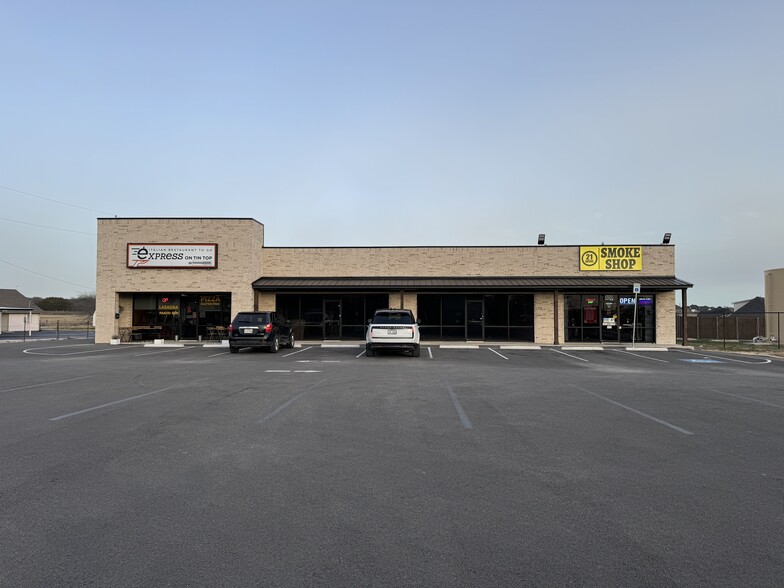 4851 Tin Top Rd, Weatherford, TX for lease - Building Photo - Image 1 of 9