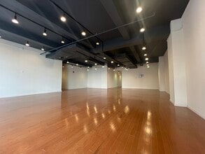 16 E 52nd St, New York, NY for lease Interior Photo- Image 2 of 10