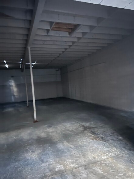 4810 Firestone Blvd, South Gate, CA à louer - Photo du bâtiment - Image 2 de 6