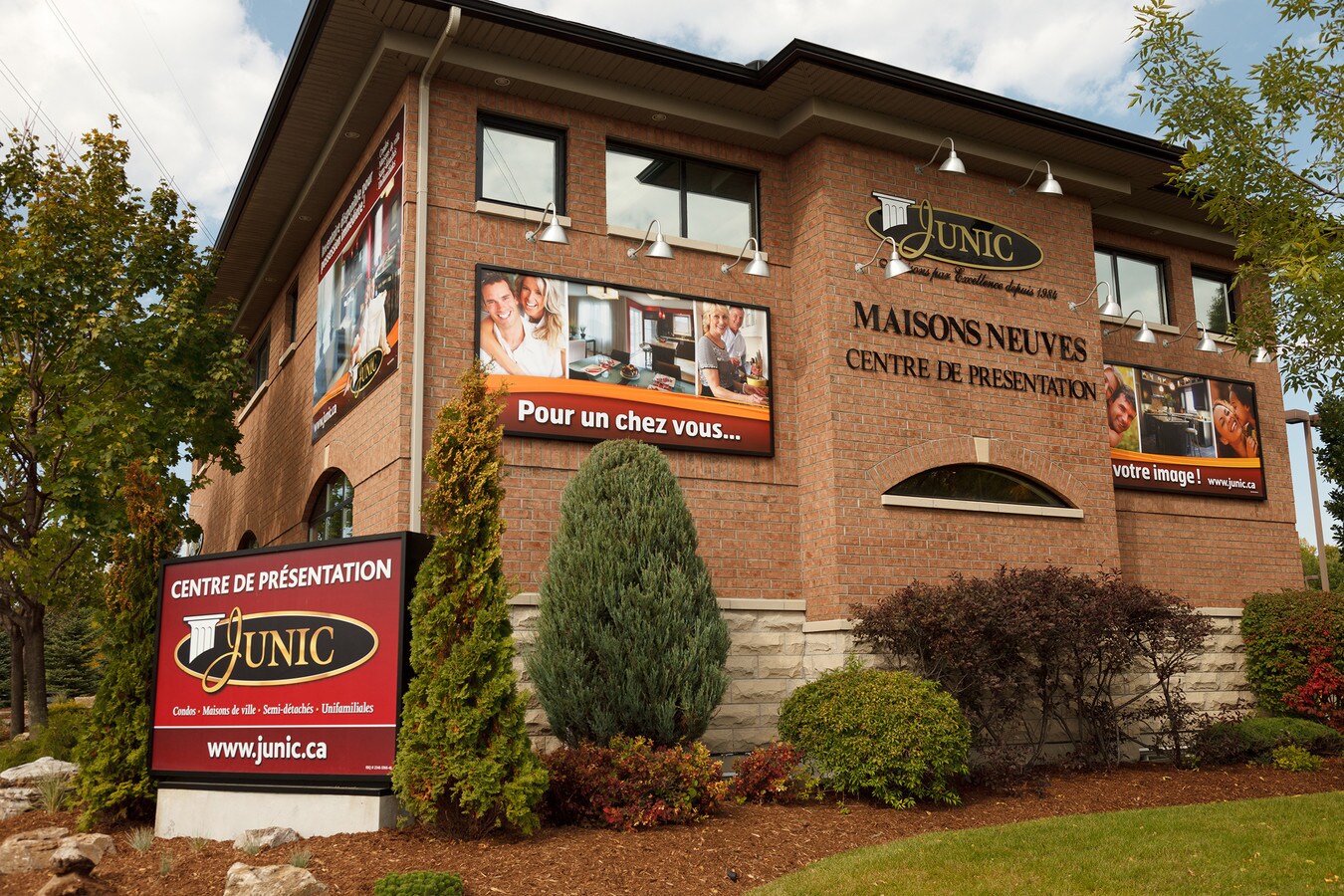 8 Boul Du Plateau, Gatineau, QC for sale Primary Photo- Image 1 of 1