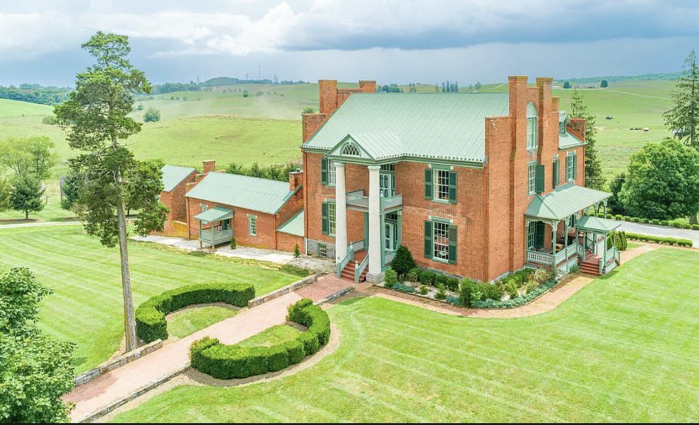 325 Factory Outlet Dr, Max Meadows, VA à vendre Photo du bâtiment- Image 1 de 17