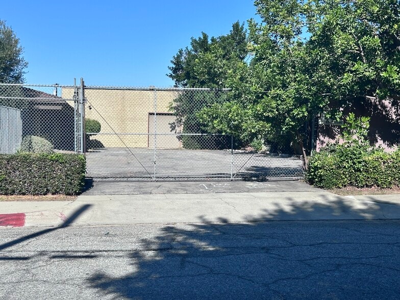 2121 Orange St, Alhambra, CA for lease - Building Photo - Image 2 of 8