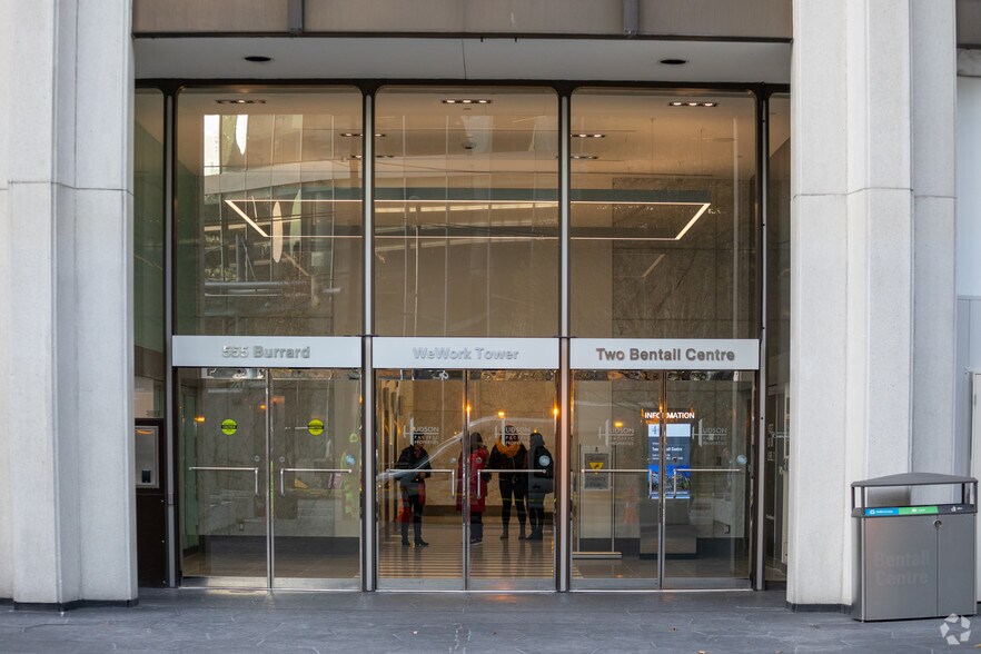 555 Burrard St, Vancouver, BC à louer - Photo du bâtiment - Image 2 de 24