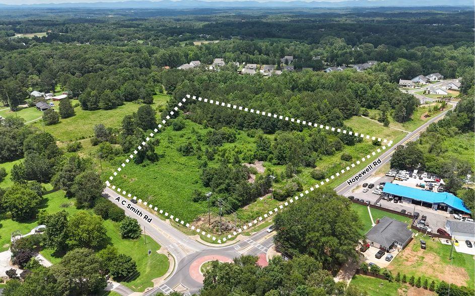 7945 A C Smith Rd, Cumming, GA à vendre - Photo du bâtiment - Image 1 de 8