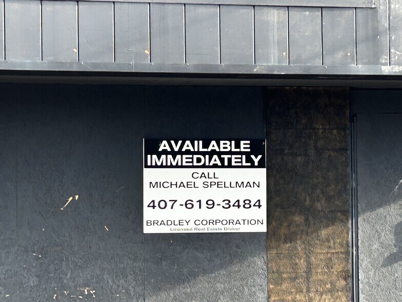 4010 Barrancas Ave, Pensacola, FL à vendre - Photo du bâtiment - Image 3 de 8