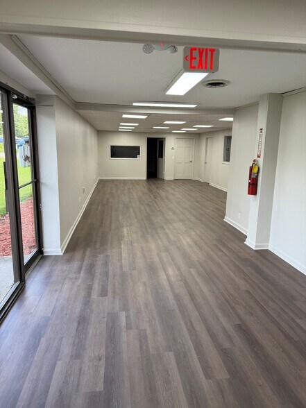 4559 Granite Dr, Tucker, GA à louer - Photo du bâtiment - Image 2 de 5