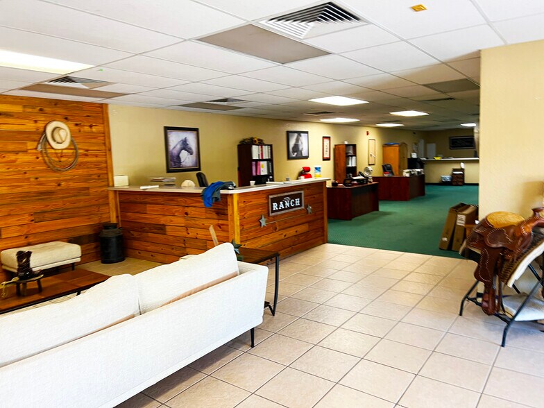 15833 N US Highway 301, Citra, FL à vendre - Photo du bâtiment - Image 3 de 19