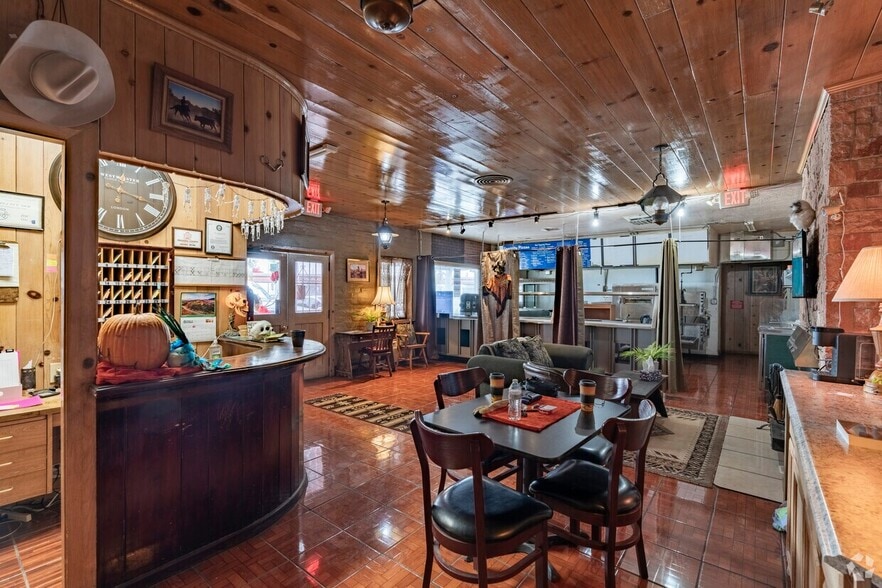 Lovelock Hospitality & Rv Park portfolio of 3 properties for sale on LoopNet.ca - Building Photo - Image 3 of 5