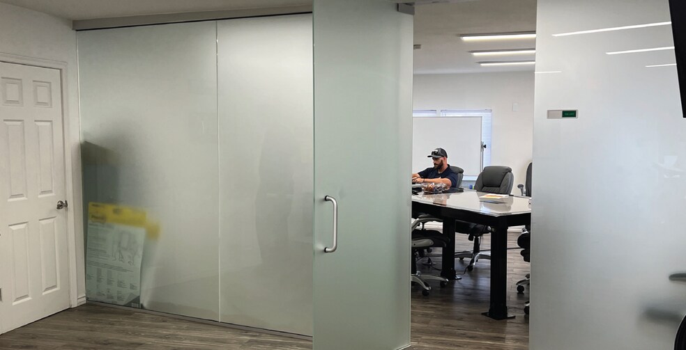 3830 E Superior Ave, Phoenix, AZ for lease - Building Photo - Image 2 of 3