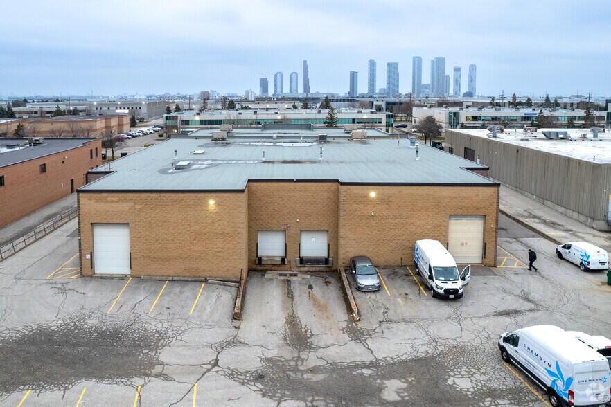 97 Saramia Cres, Vaughan, ON à louer - Photo du bâtiment - Image 3 de 3