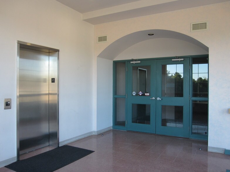 200 McNab St, Brockton, ON for lease - Interior Photo - Image 2 of 3