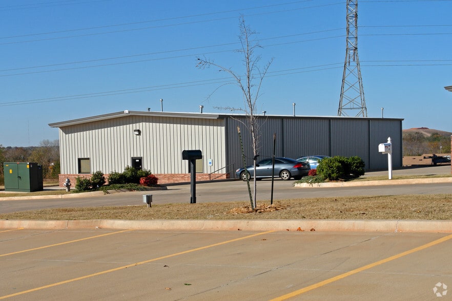 1289 N Air Depot Blvd, Oklahoma City, OK à vendre - Photo du bâtiment - Image 2 de 3