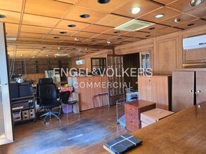 Bureau/Commerce de détail dans Barcelone, Barcelona à louer Photo intérieure- Image 1 de 17
