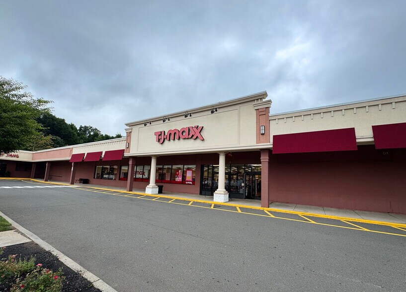 1600 Southeast Rd, Farmington, CT à louer - Photo du bâtiment - Image 3 de 15