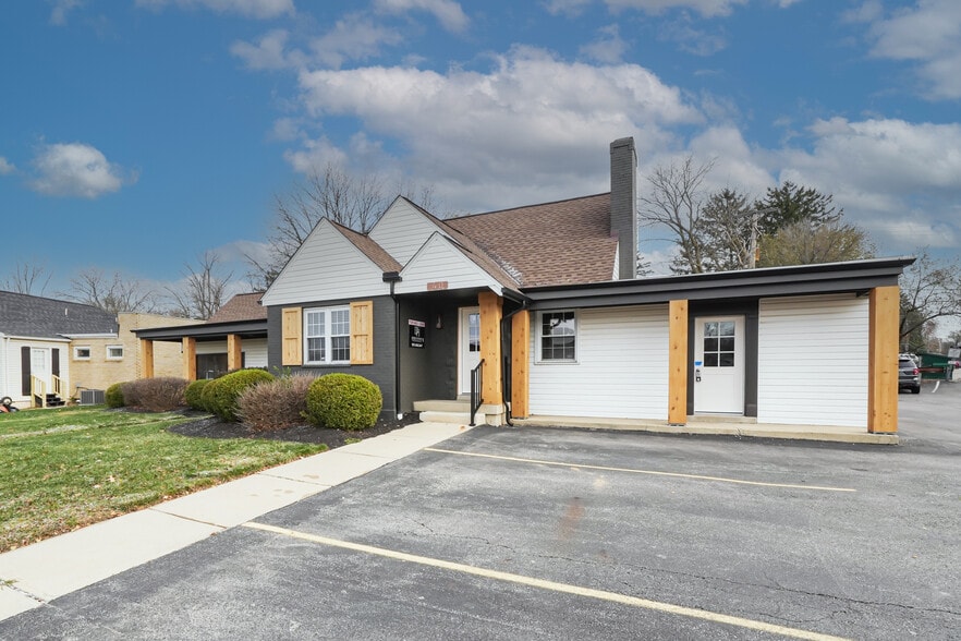 40 Southmoor Cir NE, Kettering, OH for sale - Building Photo - Image 2 of 6