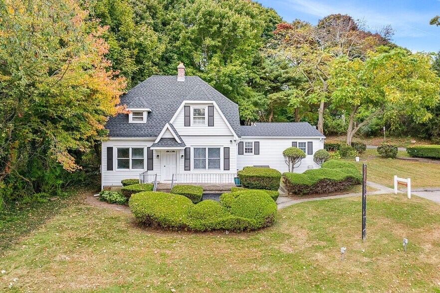 143 Boston Post Rd, Waterford, CT à vendre - Photo du bâtiment - Image 3 de 18