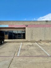 2100 S Great Southwest Pky, Grand Prairie, TX for lease Building Photo- Image 1 of 10