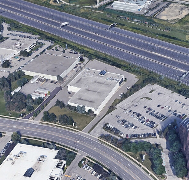 2800 Matheson Blvd E, Mississauga, ON for lease - Building Photo - Image 3 of 9